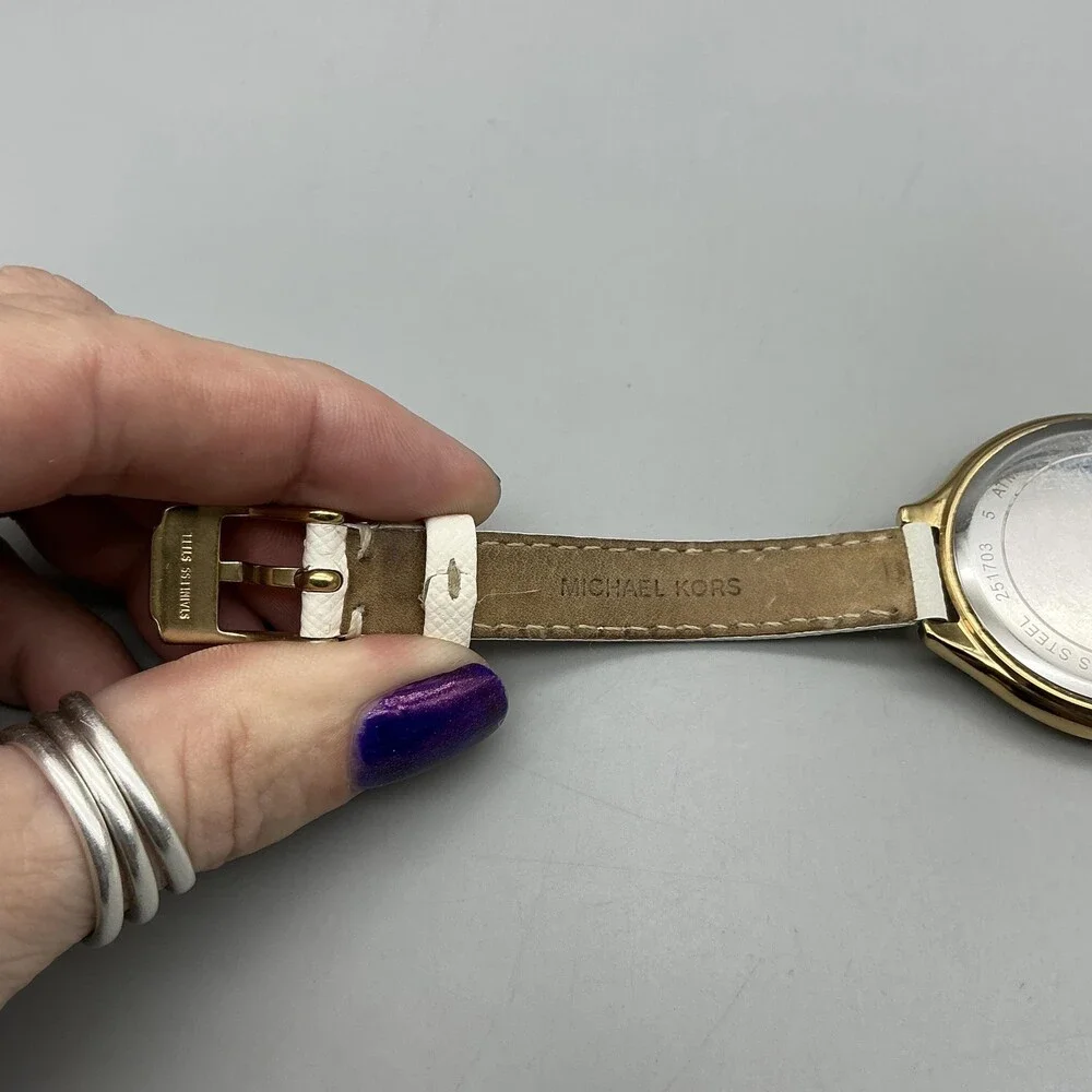 Michael Kors MK-3389 Womens Watch 42mm Gold Tone MK Logo Leather New Battery